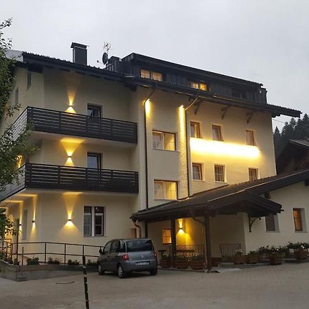 Casa Baldelli Hotell Dobbiaco Eksteriør bilde